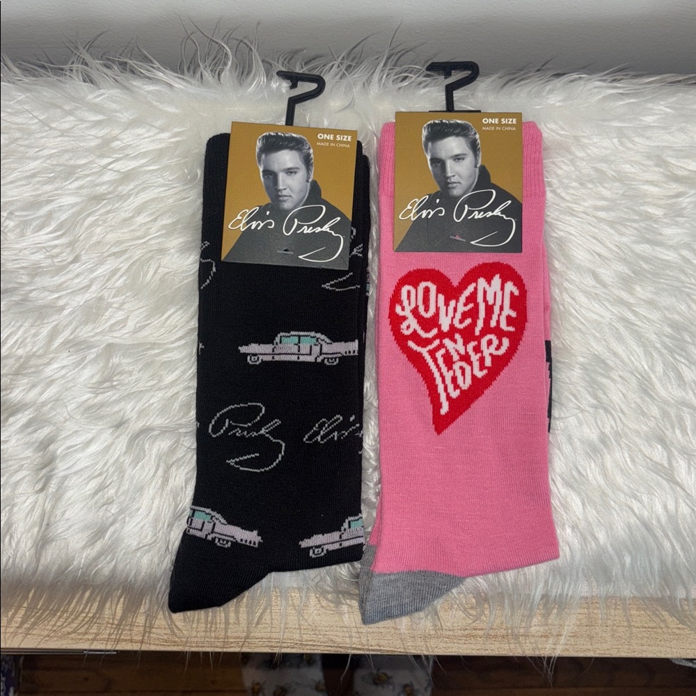2 Pink Elvis Socks 💕🎙️ - Pink and Black Elvis Presley Socks - Picture 2 of 4
